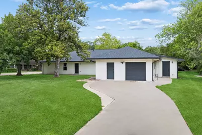711 W Sidnor Street, Alvin, TX 77511 - Photo 2