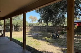 812 1st St, Sealy, TX 77474 - Photo 4