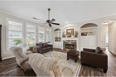 167 E Northcastle Circle, Conroe, TX 77384 - Photo 2