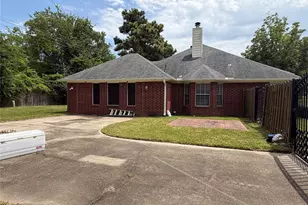 9814 Guest St, Houston, TX 77078 - Photo 2