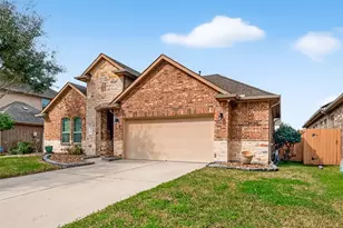 2872 Lombardia Dr, League City, TX 77573 - Photo 2