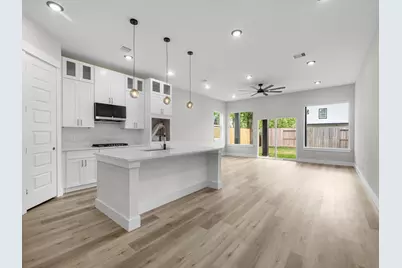 993 South Lane, Houston, TX 77088 - Photo 6