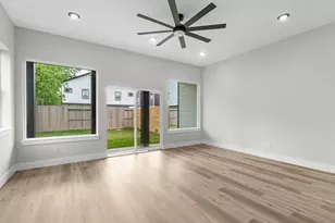 993 South Ln, Houston, TX 77088 - Photo 10