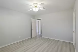 8818 Roos Rd, Houston, TX 77036 - Photo 14