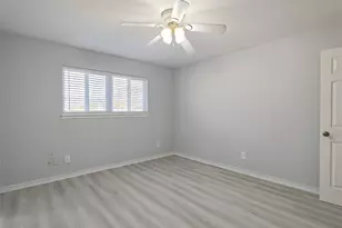 8818 Roos Rd, Houston, TX 77036 - Photo 20