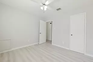 8818 Roos Rd, Houston, TX 77036 - Photo 24