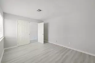 8818 Roos Rd, Houston, TX 77036 - Photo 6