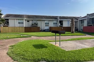 1950 Spenwick Dr, Houston, TX 77055 - Photo 1