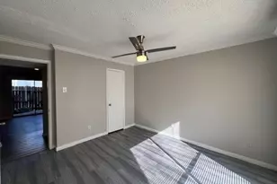1950 Spenwick Dr, Houston, TX 77055 - Photo 8