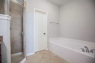 1742 French Village Dr, Houston, TX 77055 - Photo 8
