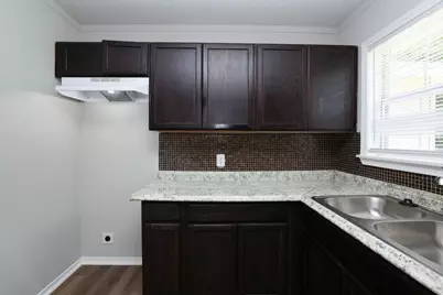 9026 Lake Forest Boulevard, Houston, TX 77078 - Photo 18