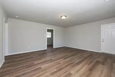 9026 Lake Forest Boulevard, Houston, TX 77078 - Photo 10