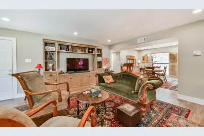 1201 McDuffie Street #205, Houston, TX 77019 - Photo 8
