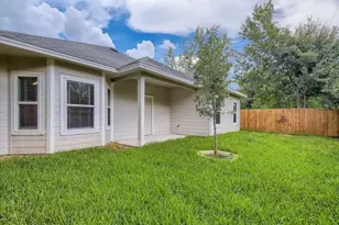4834 Van Fleet St, Houston, TX 77033 - Photo 4
