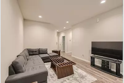 4834 Van Fleet Street, Houston, TX 77033 - Photo 8