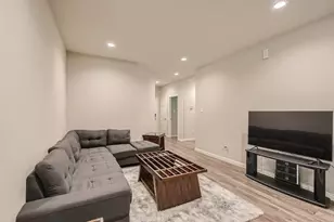 4834 Van Fleet St, Houston, TX 77033 - Photo 8