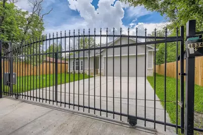 4834 Van Fleet Street, Houston, TX 77033 - Photo 2
