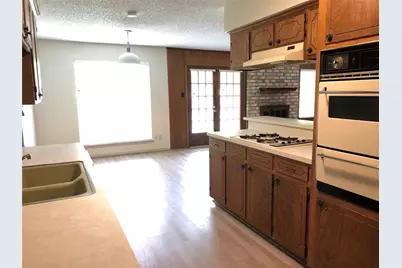 303 Dogwood Street, Lake Jackson, TX 77566 - Photo 10