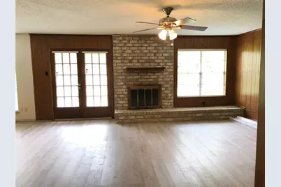 303 Dogwood Street, Lake Jackson, TX 77566 - Photo 4