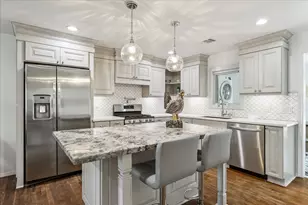 4710 Edison St, Houston, TX 77009 - Photo 2