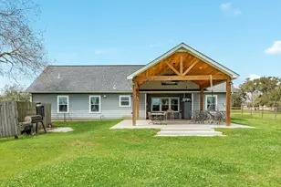 613 Winchester Trail, Angleton, TX 77515 - Photo 6