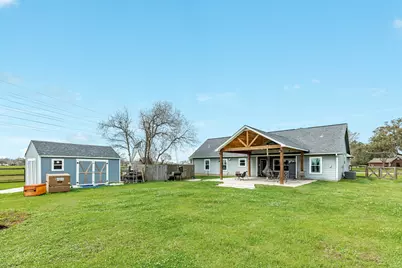 613 Winchester Trail, Angleton, TX 77515 - Photo 6