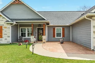 613 Winchester Trail, Angleton, TX 77515 - Photo 4