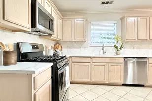 3510 Burkett Dr, La Porte, TX 77571 - Photo 10