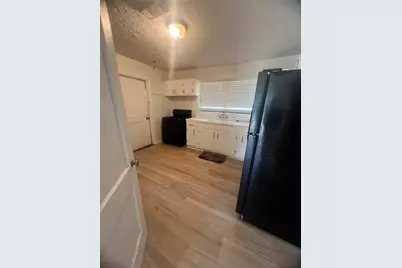 5715 Westover Street, Houston, TX 77033 - Photo 6