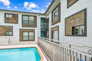 311 Hawthorne St, Houston, TX 77006 - Photo 2