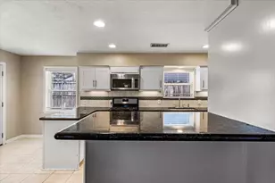 1439 Shadow Bend Dr, Houston, TX 77043 - Photo 10