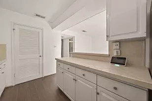 6418 Olympia Dr, Houston, TX 77057 - Photo 6