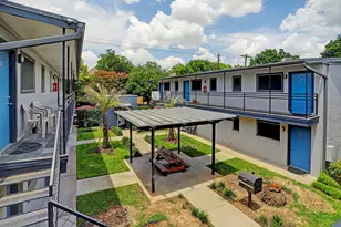 405 Hawthorne St, Houston, TX 77006 - Photo 2