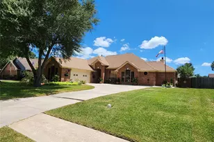 104 Portulaca St, Lake Jackson, TX 77566 - Photo 1