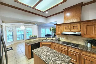 104 Portulaca St, Lake Jackson, TX 77566 - Photo 10