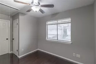 8320 Wild Rose St, Houston, TX 77083 - Photo 14