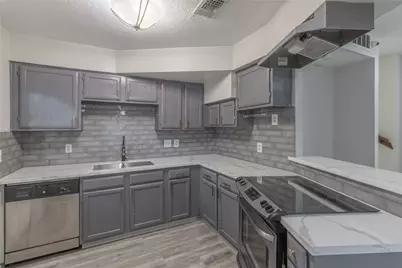 8320 Wild Rose Street #16B, Houston, TX 77083 - Photo 12