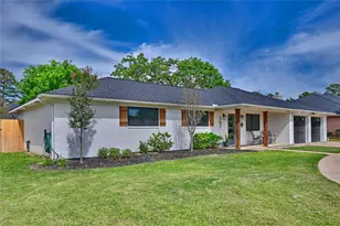 207 Briar Ridge Dr, Bellville, TX 77418 - Photo 2