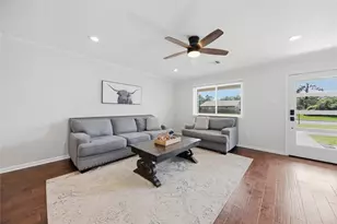 207 Briar Ridge Dr, Bellville, TX 77418 - Photo 10