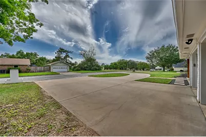 207 Briar Ridge Drive, Bellville, TX 77418 - Photo 4