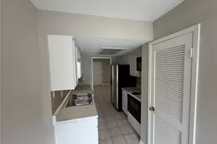 1524 Poplar Cove St, La Porte, TX 77571 - Photo 8