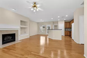 10 W Foxbriar Forest Cir, The Woodlands, TX 77382 - Photo 12