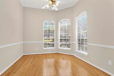 10 W Foxbriar Forest Circle, The Woodlands, TX 77382 - Photo 8