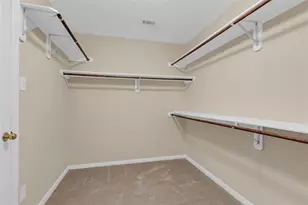 10 W Foxbriar Forest Cir, The Woodlands, TX 77382 - Photo 22