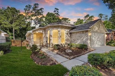 10 W Foxbriar Forest Circle, The Woodlands, TX 77382 - Photo 1