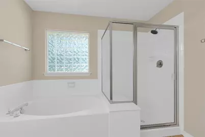 10 W Foxbriar Forest Circle, The Woodlands, TX 77382 - Photo 20