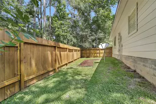 10 W Foxbriar Forest Cir, The Woodlands, TX 77382 - Photo 32