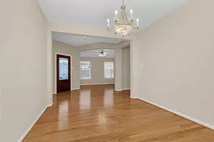 10 W Foxbriar Forest Cir, The Woodlands, TX 77382 - Photo 6