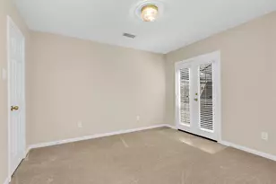 10 W Foxbriar Forest Cir, The Woodlands, TX 77382 - Photo 26
