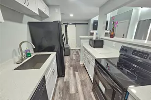 9321 Pagewood Ln, Houston, TX 77063 - Photo 2